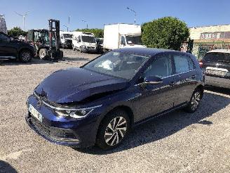 Schadeauto Volkswagen Golf GOLF 8  1.4 HYBRIDE 2022/10