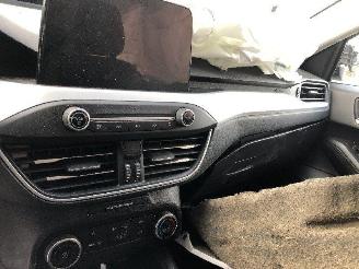 Ford Focus 1.0 picture 30
