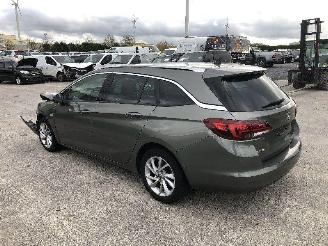 Opel Astra break 1.2 elegance picture 2