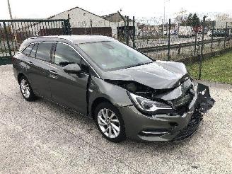 Opel Astra break 1.2 elegance picture 3