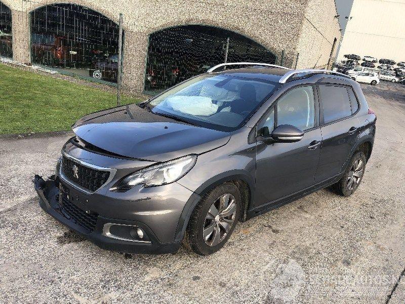 Peugeot 2008 1.2 SIGNATURE