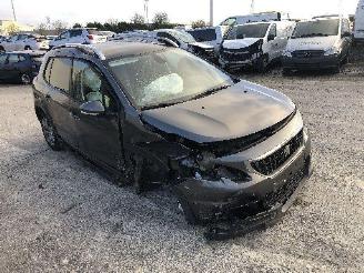 Peugeot 2008 1.2 SIGNATURE picture 2