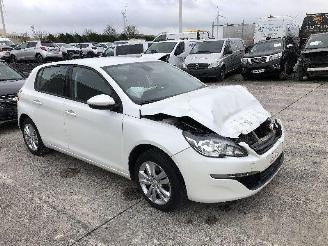 Peugeot 308 1.2 picture 6