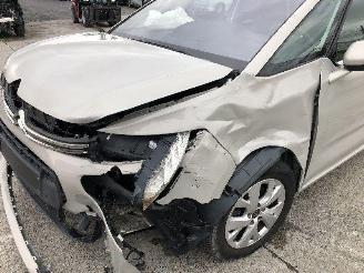 Citroën C4-picasso 1.2 turbo FEEL picture 10