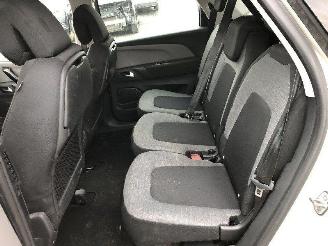 Citroën C4-picasso 1.2 turbo FEEL picture 18