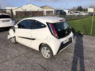 krockskadad bil auto Toyota Aygo 1.0 2014/8