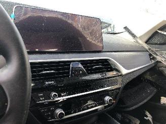 BMW 5-serie 520d HYBRIDE  B47D20B picture 21
