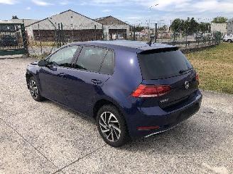 Schadeauto Volkswagen Golf 7  1.6 TDI 2018/11