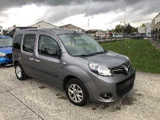 krockskadad bil auto Renault Kangoo 1.2 turbo 2018/9