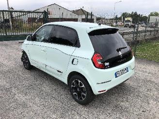 Vaurioauto  passenger cars Renault Twingo 1.0 2019/5