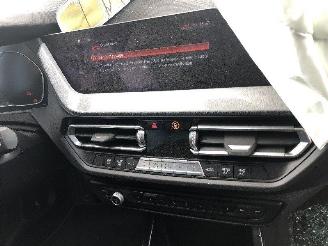 BMW 1-serie 118 D picture 24