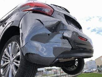Peugeot 208 1.2 picture 18