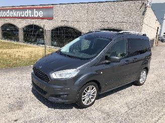 Voiture accidenté Ford Transit Connect 1.0 T   TITANIUM 2016/9