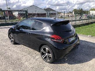 Peugeot 208 1.2 T  GT LINE picture 3