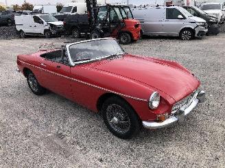 krockskadad bil auto MG Midget CABRIO 1964/9