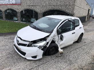 Toyota Yaris 1.0 picture 2