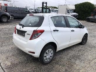 Toyota Yaris 1.0 picture 3