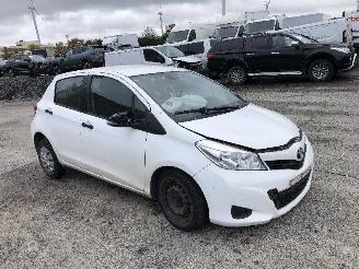 Vrakbiler auto Toyota Yaris 1.0 2014/3