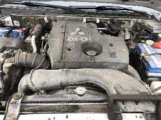Mitsubishi Pajero 3.2  di-d picture 16