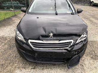 Peugeot 308 1.2 picture 6
