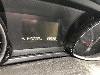 Peugeot 308 1.2 picture 11