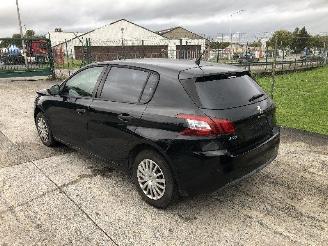krockskadad bil auto Peugeot 308 1.2 2015/3