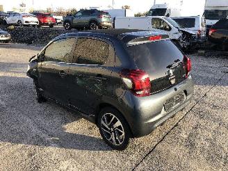 Peugeot 108 CABRIO   1.0 picture 2