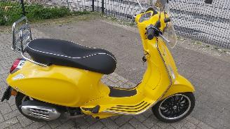 Vaurioauto  scooters Vespa  sprint 50 2021/1