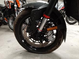 KTM 990 Super Duke  picture 23