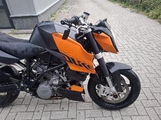 KTM 990 Super Duke  picture 2