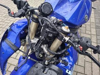 Yamaha YZF -R1  picture 10