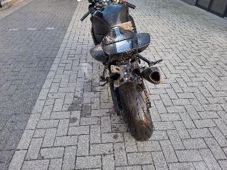 Suzuki GSX-R750  picture 14