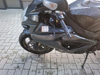 Suzuki GSX-R750  picture 10