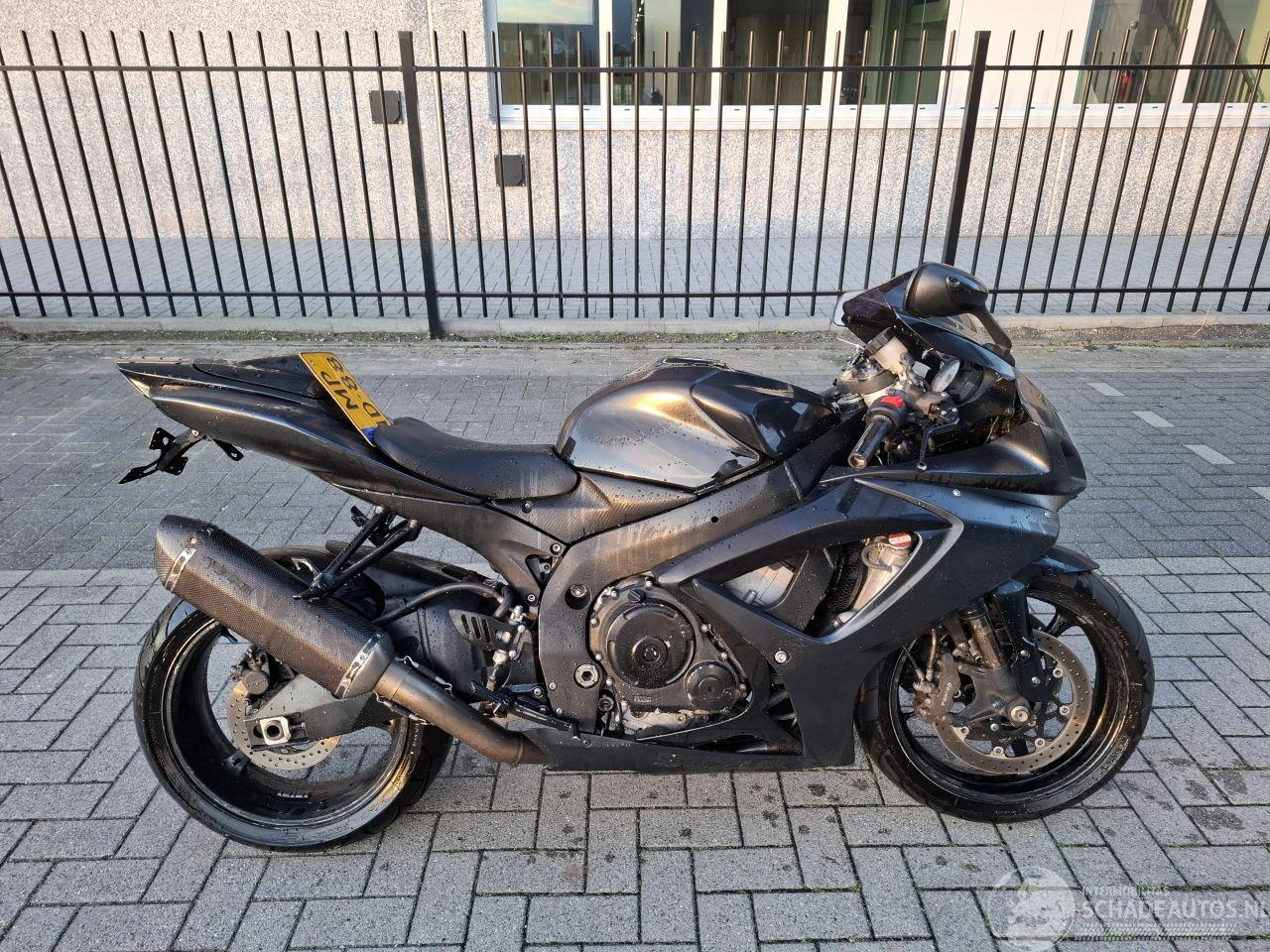 Suzuki GSX-R750 
