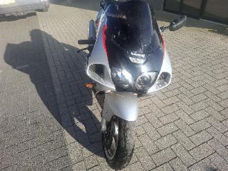 Kawasaki Ninja ZX - 7R  picture 10