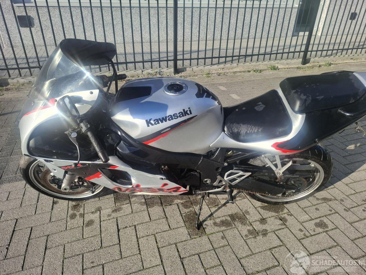 Kawasaki Ninja ZX - 7R 