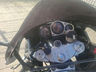 Kawasaki Ninja ZX - 7R  picture 4