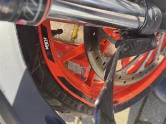 KTM 390 Duke  picture 2