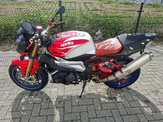 Aprilia Tuono 1000r picture 2