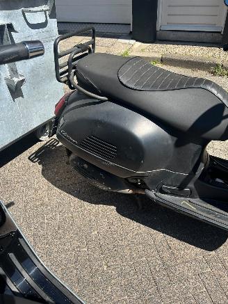 Vespa  gts 300 notte picture 12