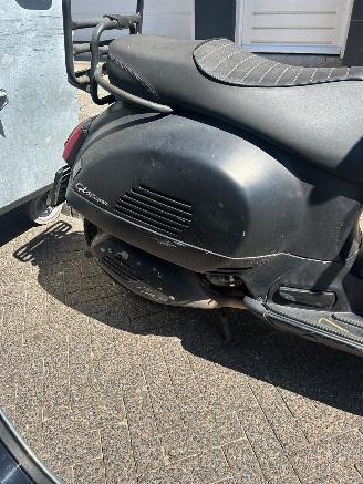 Vespa  gts 300 notte picture 3