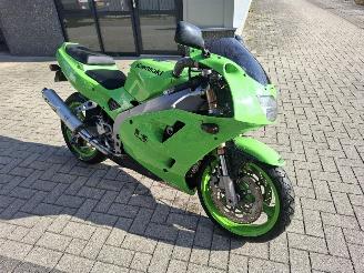 Kawasaki ZXR 400  picture 6
