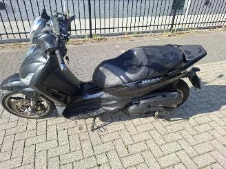 dommages motocyclettes  Piaggio Beverly 350 police 2019/1