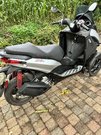 dommages motocyclettes  Piaggio MP3 300 310 sport 2025/1