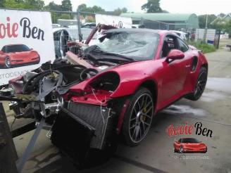 Damaged car Porsche 911  2017/6