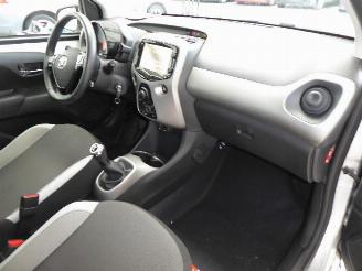 Toyota Aygo 1.0 X-CLUSIV picture 11