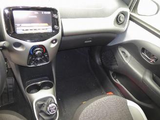 Toyota Aygo 1.0 X-CLUSIV picture 12