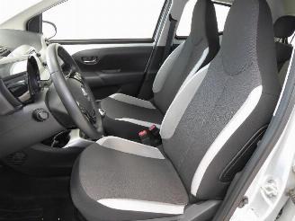 Toyota Aygo 1.0 X-CLUSIV picture 16