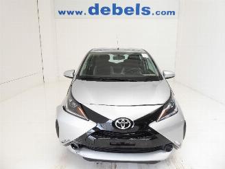 damaged passenger cars Toyota Aygo 1.0 X-CLUSIV 2018/3