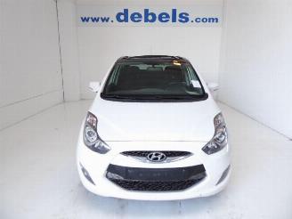 damaged passenger cars Hyundai I-20 1.6 D 2013/1